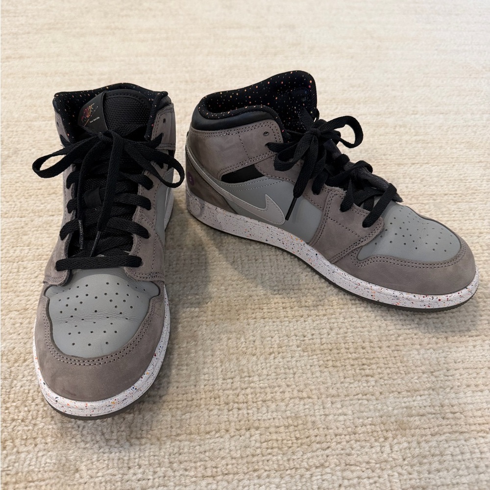 NIKE JORDAN 1 MID WINGS NYC SUBWAY
